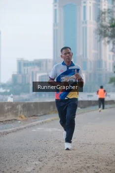Runner Photo 4316406