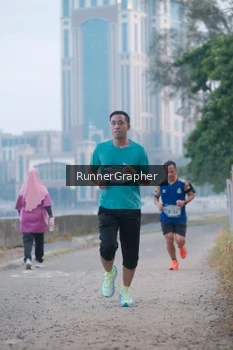Runner Photo 4316444