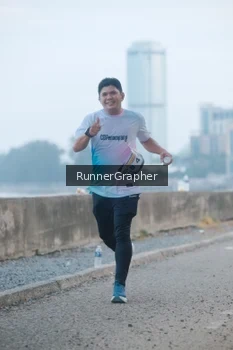 Runner Photo 4316453
