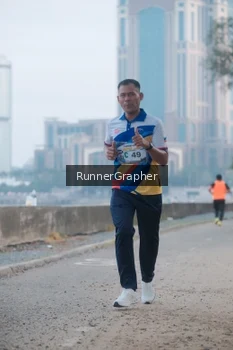 Runner Photo 4316470