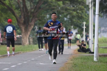 Runner Photo 4316535