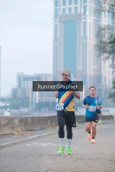 Runner Photo 4316543