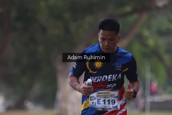 Runner Photo 4316594