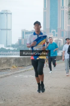 Runner Photo 4316637
