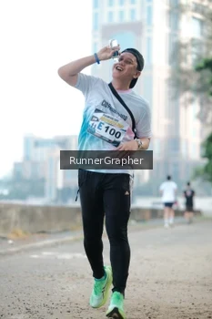 Runner Photo 4316676