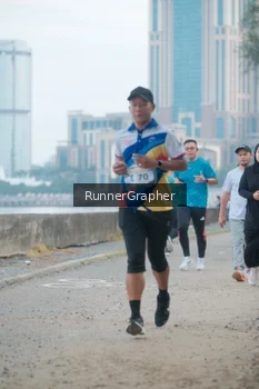 Runner Photo 4316685