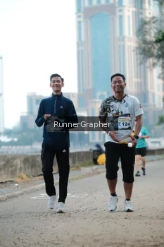 Runner Photo 4316710