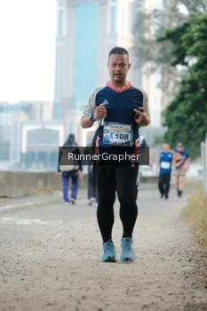 Runner Photo 4316733
