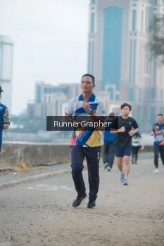 Runner Photo 4316750