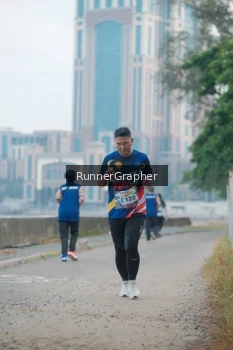 Runner Photo 4316753