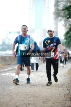 Runner Photo 4316771