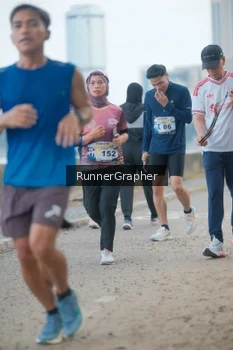 Runner Photo 4316794