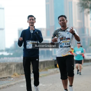 Runner Photo 4316822