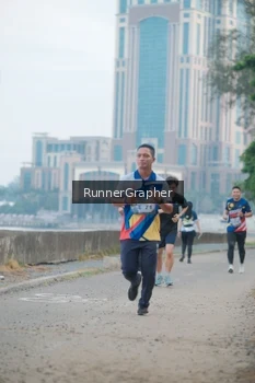 Runner Photo 4316947