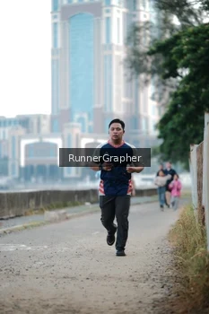 Runner Photo 4317025