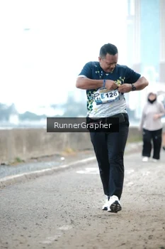 Runner Photo 4317048
