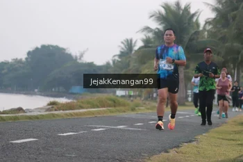 Runner Photo 4317399