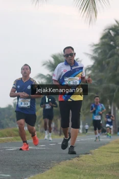 Runner Photo 4317403