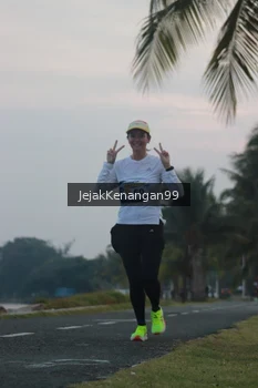 Runner Photo 4317417