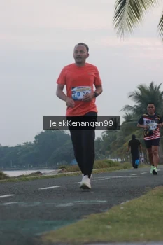 Runner Photo 4317423