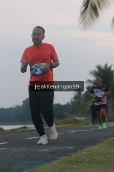 Runner Photo 4317432