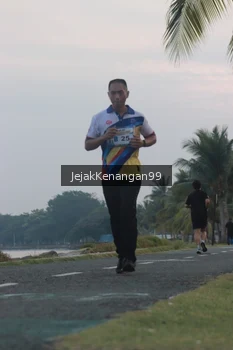 Runner Photo 4317436