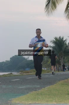 Runner Photo 4317437