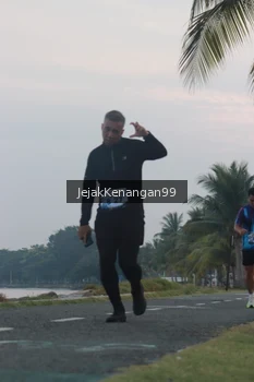 Runner Photo 4317439