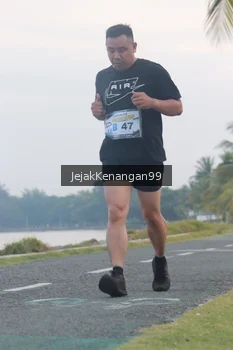 Runner Photo 4317445