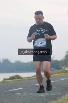 Runner Photo 4317447