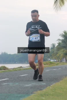 Runner Photo 4317449
