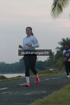 Runner Photo 4317466