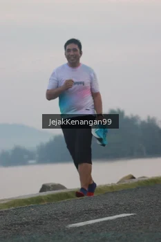 Runner Photo 4317487