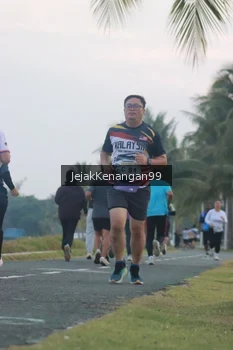 Runner Photo 4317502