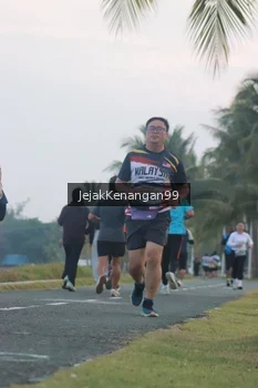 Runner Photo 4317507