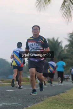 Runner Photo 4317515