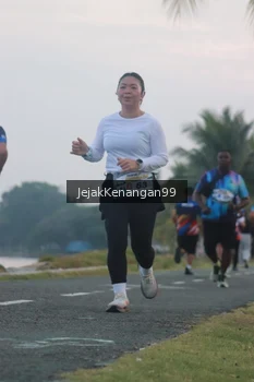 Runner Photo 4317530