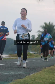 Runner Photo 4317533