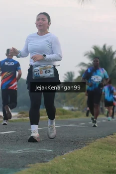 Runner Photo 4317535