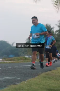 Runner Photo 4317544