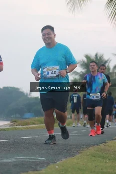 Runner Photo 4317547