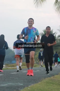 Runner Photo 4317551