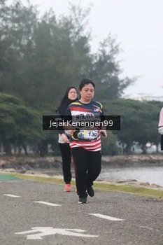 Runner Photo 4317592