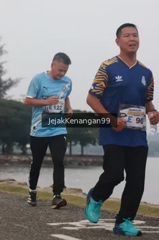 Runner Photo 4317601