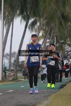 Runner Photo 4317632