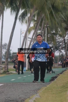 Runner Photo 4317673