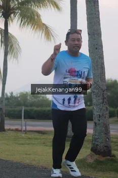 Runner Photo 4317695