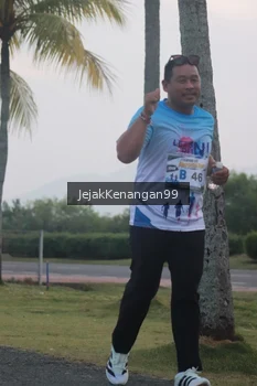 Runner Photo 4317700