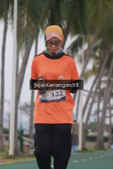 Runner Photo 4317723
