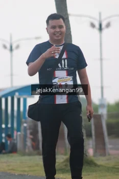 Runner Photo 4317725